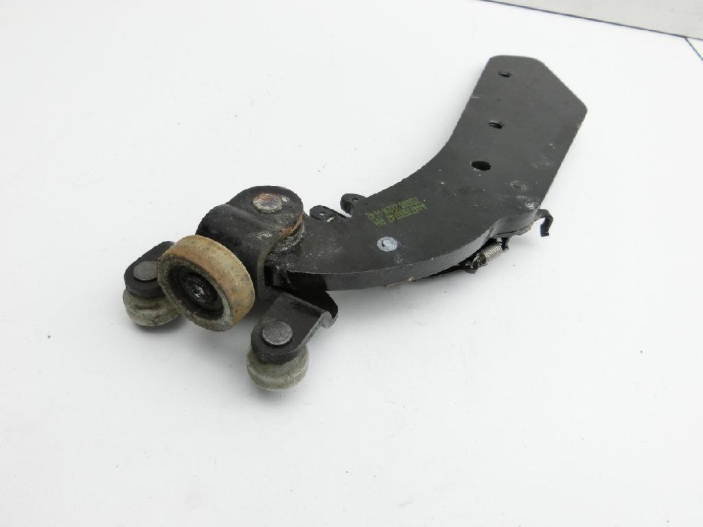 Mercedes W447 W640 Vito 14-19 lang F?hrungsrolle f?r Schiebet?r Rechts Mitte Unten Bild Mercedes W447 W640 Vito 14-19 lang F?hrungsrolle f?r Schiebet?r Rechts Mitte Unten