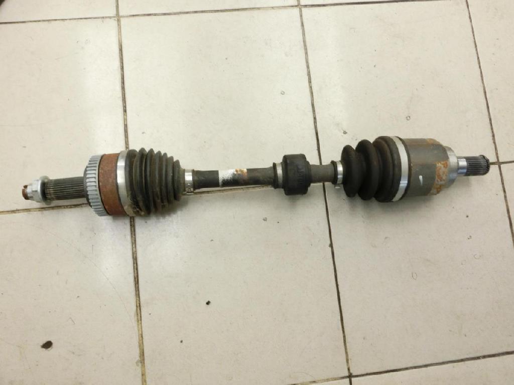 Hyundai IX35 LM 09-13 CRDi 2,0 100KW Autom Antriebswelle Gelenkwelle Links Vorne Bild Hyundai IX35 LM 09-13 CRDi 2,0 100KW Autom Antriebswelle Gelenkwelle Links Vorne