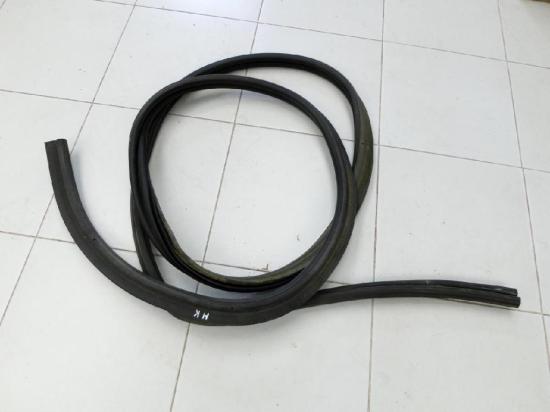 Dodge Nitro 06-10 Dichtung Rahmen für Heckklappe Kofferraum Bild Dodge Nitro 06-10 Dichtung Rahmen für Heckklappe Kofferraum