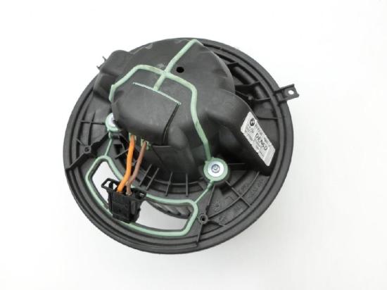 BMW E91 318D LCi 08-13 Gebl?semotor L?ftermotor Heizungsgebl?se Bild BMW E91 318D LCi 08-13 Gebl?semotor L?ftermotor Heizungsgebl?se