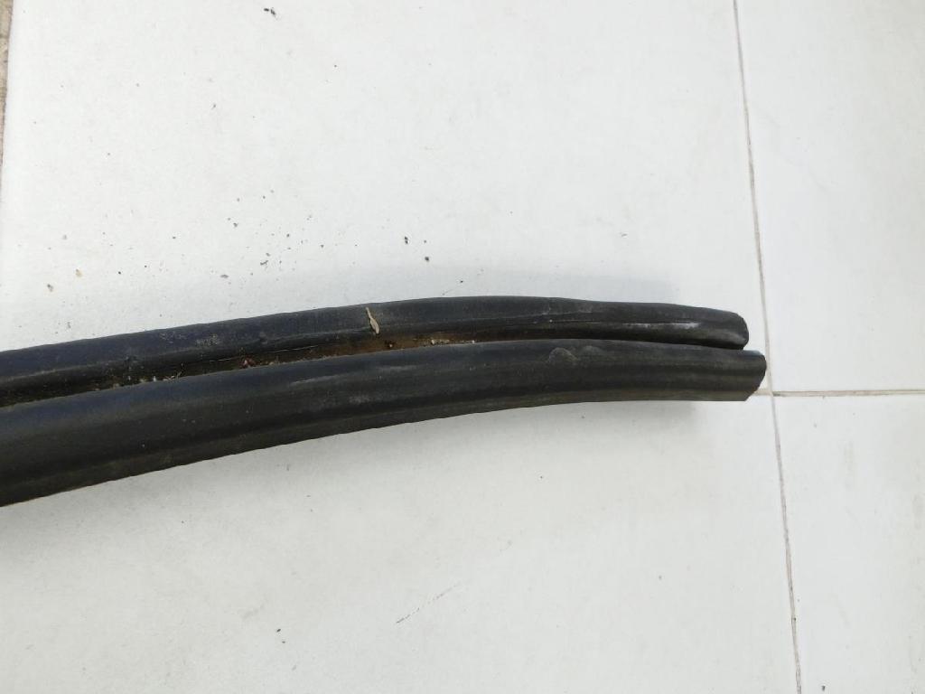 Dodge Nitro 06-10 Dichtung Rahmen für Heckklappe Kofferraum Bild Dodge Nitro 06-10 Dichtung Rahmen für Heckklappe Kofferraum