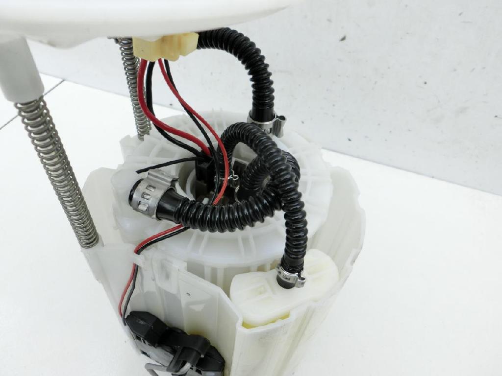 Mercedes CLA 180 C117 13-19 1,6 90KW Kraftstoffpumpe Kraftstoff Förderpumpe Tankgeber