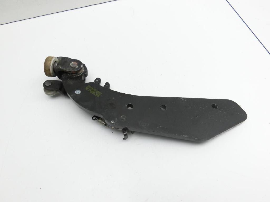 Mercedes W447 W640 Vito 14-19 lang Führungsrolle für Schiebetür Rechts Mitte Unten Bild Mercedes W447 W640 Vito 14-19 lang Führungsrolle für Schiebetür Rechts Mitte Unten