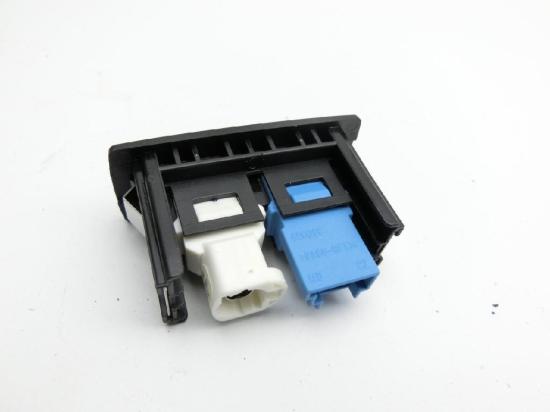 Mercedes W447 W640 Vito 14-19 USB AUX Buchse Anschluss Bild Mercedes W447 W640 Vito 14-19 USB AUX Buchse Anschluss