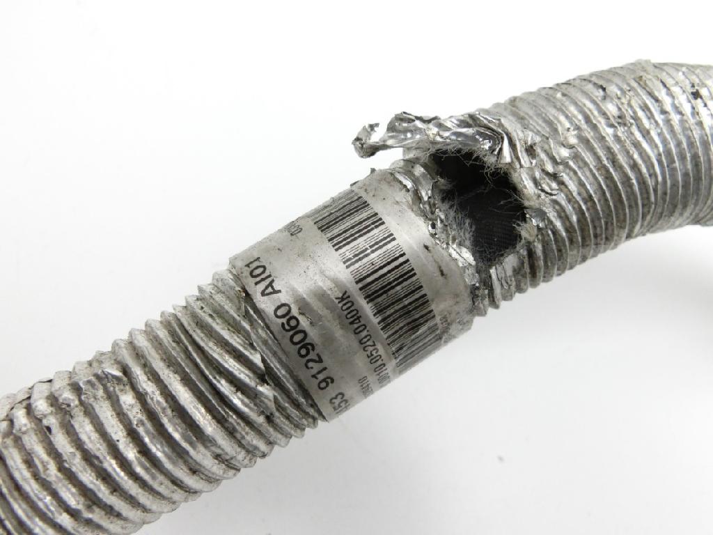 BMW E90 3er 325i 05-08 2,5i 160KW Klimaschlauch Klimaleitung Bild BMW E90 3er 325i 05-08 2,5i 160KW Klimaschlauch Klimaleitung