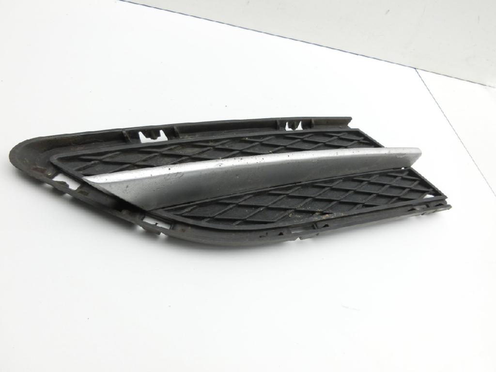 BMW E91 320D LCI 09-13 Frontblende Frontleiste Rechts Unten geschlossen Bild BMW E91 320D LCI 09-13 Frontblende Frontleiste Rechts Unten geschlossen