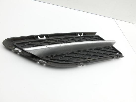 BMW E91 320D LCI 09-13 Frontblende Frontleiste Rechts Unten geschlossen Bild BMW E91 320D LCI 09-13 Frontblende Frontleiste Rechts Unten geschlossen