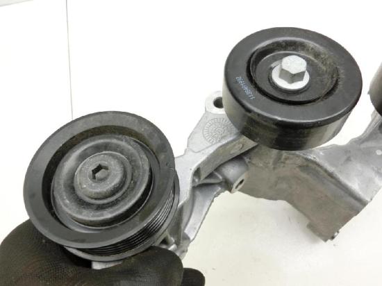 Hyundai IX35 LM 09-13 CRDi 2,0 100KW Spannelement Spannrolle für Keilriemen Bild Hyundai IX35 LM 09-13 CRDi 2,0 100KW Spannelement Spannrolle für Keilriemen