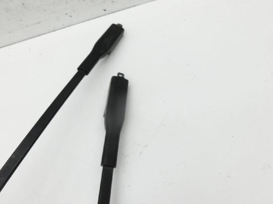 BMW E91 318D LCi 08-13 2x Scheibenwischer Wischarm Vorne Bild BMW E91 318D LCi 08-13 2x Scheibenwischer Wischarm Vorne