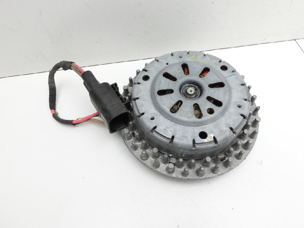 Mercedes CLA 250 C117 13-16 2,0i 125KW Lüftermotor für Ventilator Kühler