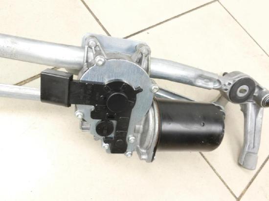 BMW E93 330I 07-13 Wischermotor m. Wischergest?nge Vorne Bild BMW E93 330I 07-13 Wischermotor m. Wischergest?nge Vorne