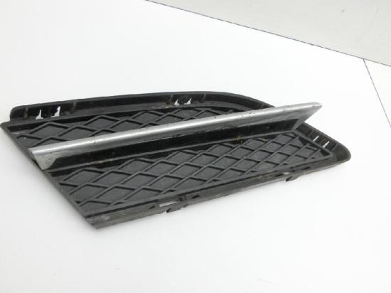 BMW E91 320D LCI 09-13 Frontblende Frontleiste Rechts Unten geschlossen Bild BMW E91 320D LCI 09-13 Frontblende Frontleiste Rechts Unten geschlossen