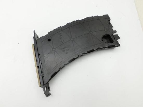 BMW E91 318D LCi 08-13 Kombi Becherhalter Getränkehalter Links Vorne Mittig Bild BMW E91 318D LCi 08-13 Kombi Becherhalter Getränkehalter Links Vorne Mittig