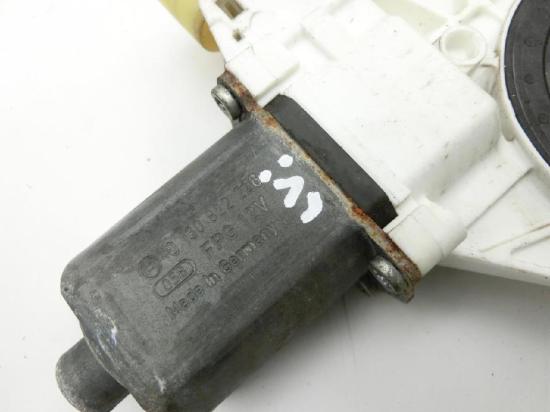 BMW E91 318D LCi 08-13 Kombi Fensterhebermotor Links Vorne Bild BMW E91 318D LCi 08-13 Kombi Fensterhebermotor Links Vorne
