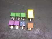 Relais 8 Stück je 5 Euro Opel Omega Caravan 2.2 16 V Concept B Omega Kombi