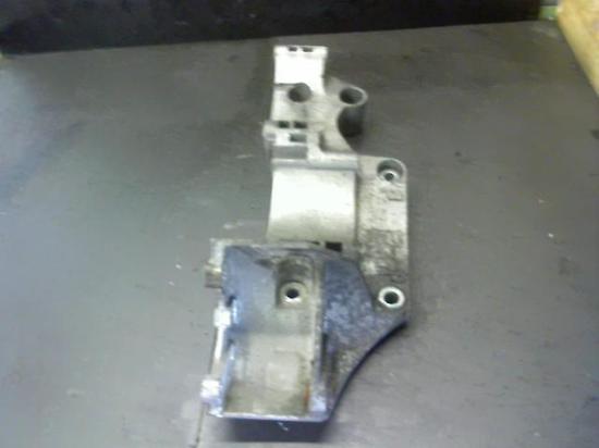 Lichtmaschinen/ Kompressor/ Servohalterung Audi A3 1.6 GRI 8L Audi A3 Limousine Bild Lichtmaschinen/ Kompressor/ Servohalterung Audi A3 1.6 GRI 8L Audi A3 Limousine