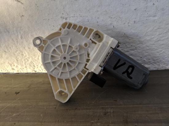 Mercedes W169 A-Klasse Fensterhebermotor vorn rechts A1698201642 Bild Mercedes W169 A-Klasse Fensterhebermotor vorn rechts A1698201642