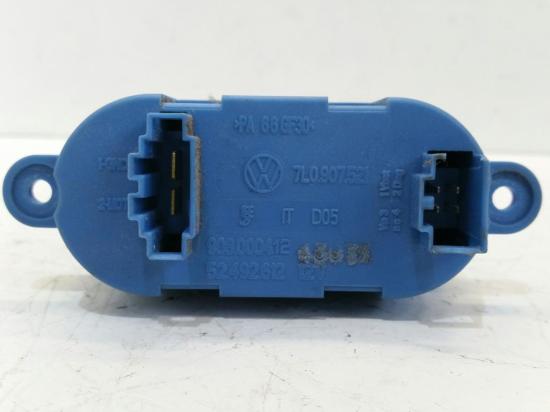 VW T5 Multivan 7H Bj.07 Vorwiderstand Gebläse 7L0907521 Endstufe Bild VW T5 Multivan 7H Bj.07 Vorwiderstand Gebläse 7L0907521 Endstufe