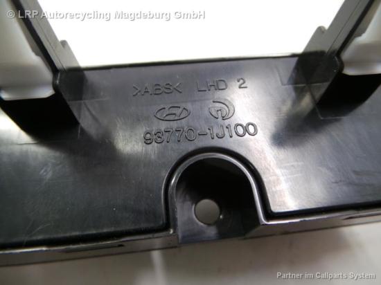 Hyundai i20 PB Bj.11 Gurtanzeige Mittelkonsole 93770-1J100 Display Bild Hyundai i20 PB Bj.11 Gurtanzeige Mittelkonsole 93770-1J100 Display