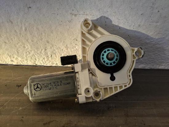 Mercedes W169 A-Klasse Motor Fensterheber vorn links A1698201542 Bild Mercedes W169 A-Klasse Motor Fensterheber vorn links A1698201542