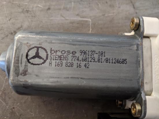 Mercedes W169 A-Klasse Fensterhebermotor vorn rechts A1698201642 Bild Mercedes W169 A-Klasse Fensterhebermotor vorn rechts A1698201642
