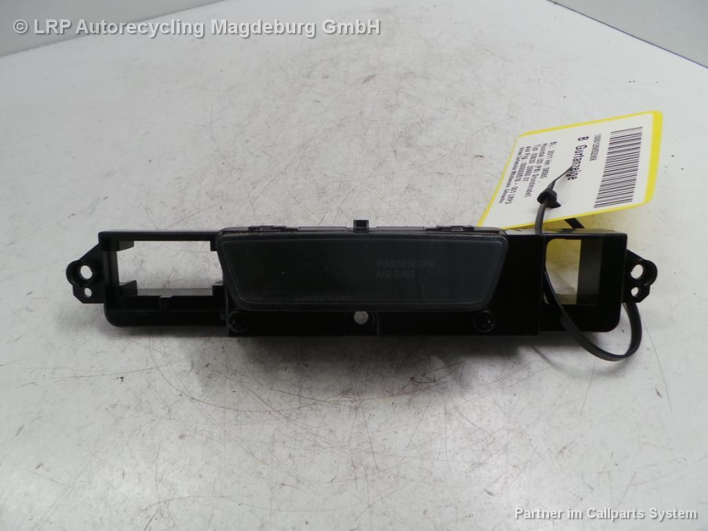 Hyundai i20 PB Bj.11 Gurtanzeige Mittelkonsole 93770-1J100 Display Bild Hyundai i20 PB Bj.11 Gurtanzeige Mittelkonsole 93770-1J100 Display