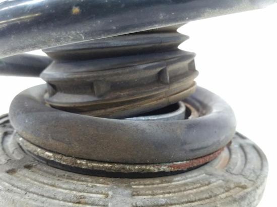 VW T5 Multivan 7H Bj.07 Federbein vorn links 2.5TDI Stoßdämpfer Feder Bild VW T5 Multivan 7H Bj.07 Federbein vorn links 2.5TDI Stoßdämpfer Feder