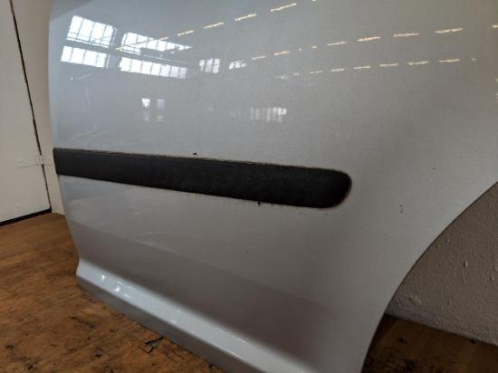 VW Touran 1T Bj.05 Tür hinten links Hecktür silber LA7W Bild VW Touran 1T Bj.05 Tür hinten links Hecktür silber LA7W
