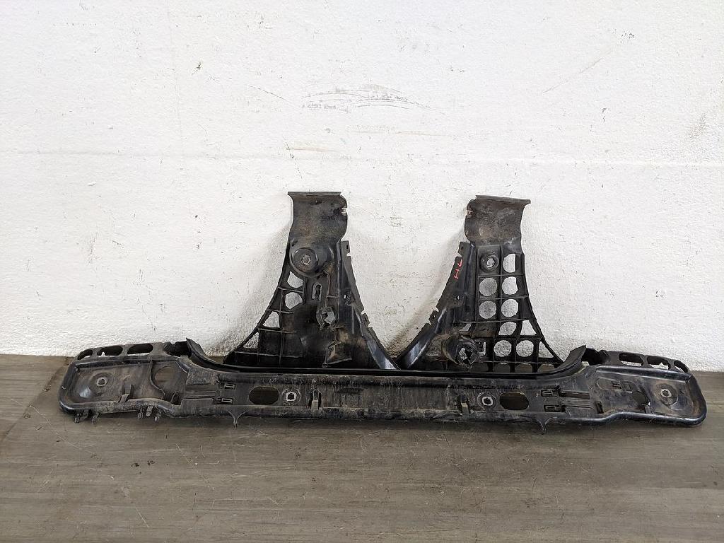 BMW E60 5er Limo Bj.03 3-teiliger Satz Halter Stoßfänger hinten Bild BMW E60 5er Limo Bj.03 3-teiliger Satz Halter Stoßfänger hinten