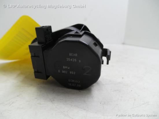 BMW 318i E46 Coupe Bj.2000 Stellmotor Hezungsgebläse 6902851 Bild BMW 318i E46 Coupe Bj.2000 Stellmotor Hezungsgebläse 6902851