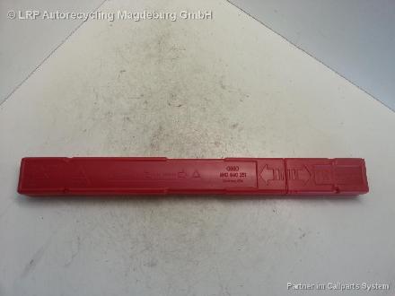 VW Audi Skoda Seat Warndreieck Warntafel Pannendreieck 8K0860251