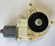 Mercedes B-Klasse W246 original Fensterhebermotor vorn rechts Brose Bj.2014 