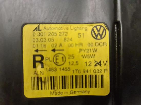 VW Touran 1T Scheinwerfer rechts vorn 0301205272 Xenon Lampe BJ03-06 Bild VW Touran 1T Scheinwerfer rechts vorn 0301205272 Xenon Lampe BJ03-06
