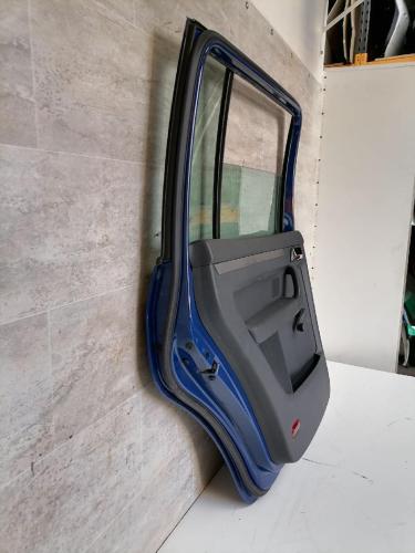 VW Touran 1T Rohtür hinten links LL5M Indienblau BJ03-06 Bild VW Touran 1T Rohtür hinten links LL5M Indienblau BJ03-06