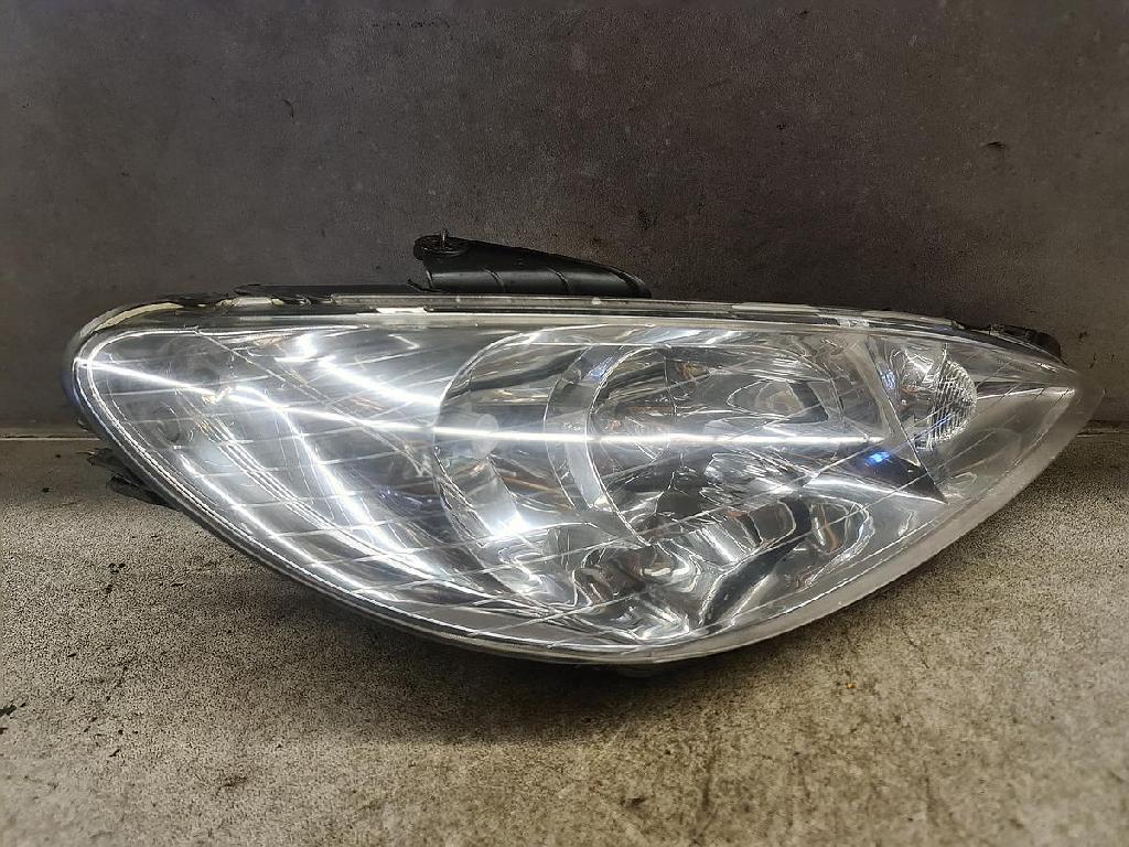 Peugeot 206CC Scheinwerfer rechts vorn Halogen Lampe 9628666780 BJ00-03 Bild Peugeot 206CC Scheinwerfer rechts vorn Halogen Lampe 9628666780 BJ00-03