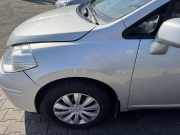 Nissan Tiida original Kotflügel vorn links K23 Brilliant Silver Metallic Bj.2009