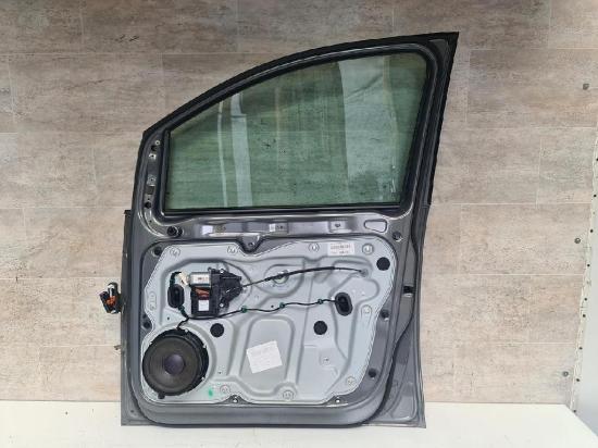 VW Touran 1T Rohbautür vorn rechts Beifahrertür LA7X-Bambusgrey BJ03-06 Bild VW Touran 1T Rohbautür vorn rechts Beifahrertür LA7X-Bambusgrey BJ03-06