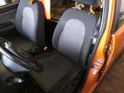 Daihatsu Trevis original Sitz vorn links Fahrersitz Stoff dunkelgrau mit Muster Bj.2006 