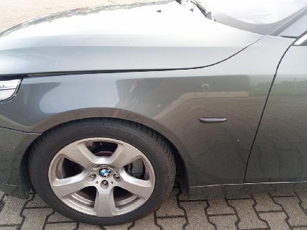 BMW E60 E61 Bj.2005 original Kotflügel vorn links Titangrau met. 