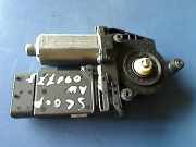 Fensterhebermotor Rechts Vorne VW Passat 3 B 0130821694