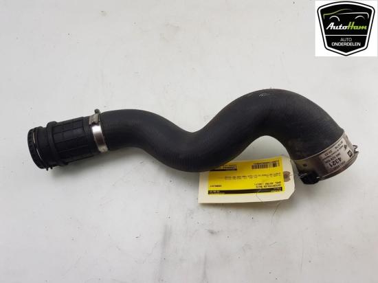 Intercooler Schlauch 39014321 Opel Astra K Schrägheck 5-drs 1.6 CDTI 110 16V (B16DTE(Euro 6)) 2017 Bild Intercooler Schlauch 39014321 Opel Astra K Schrägheck 5-drs 1.6 CDTI 110 16V (B16DTE(Euro 6)) 2017