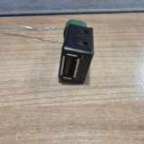 Aux/usb-Anschluss 5Q0035726 Audi A5 Sportback (F5A/F5F) Liftback 2.0 40 TFSI Mild Hybrid 16V (DMSA) 2021-01