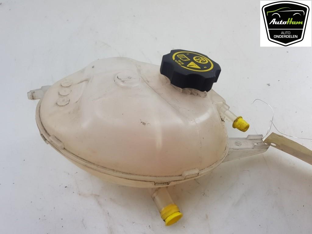 Ausgleichbehälter 13459964 Opel Astra K Schrägheck 5-drs 1.6 CDTI 110 16V (B16DTE(Euro 6)) 2016 Bild Ausgleichbehälter 13459964 Opel Astra K Schrägheck 5-drs 1.6 CDTI 110 16V (B16DTE(Euro 6)) 2016
