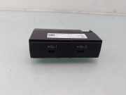 Aux/usb-Anschluss 82A035736A Audi A3 Sportback (8YA) Schrägheck 5-drs 1.5 35 TFSI 16V Mild Hybrid (DXDB) 2020-11