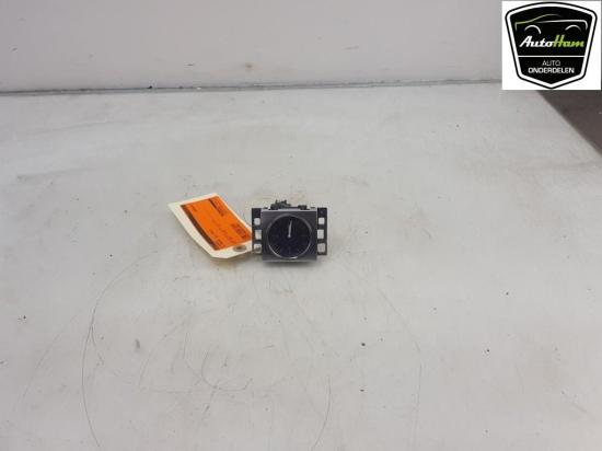 Zeit Uhr 3AA919204A Volkswagen Passat Variant (365) Kombi 1.4 TSI 16V (CAXA(Euro 5)) 2012-05 CAXA(Euro 5) Bild Zeit Uhr 3AA919204A Volkswagen Passat Variant (365) Kombi 1.4 TSI 16V (CAXA(Euro 5)) 2012-05 CAXA(Euro 5)