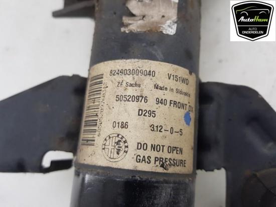Sto?d?mpfer Rechts Vorne 50520976 Alfa Romeo Giulietta (940) Schr?gheck 1.4 TB 16V MultiAir (940.A.2000) 2011-01 Bild Sto?d?mpfer Rechts Vorne 50520976 Alfa Romeo Giulietta (940) Schr?gheck 1.4 TB 16V MultiAir (940.A.2000) 2011-01