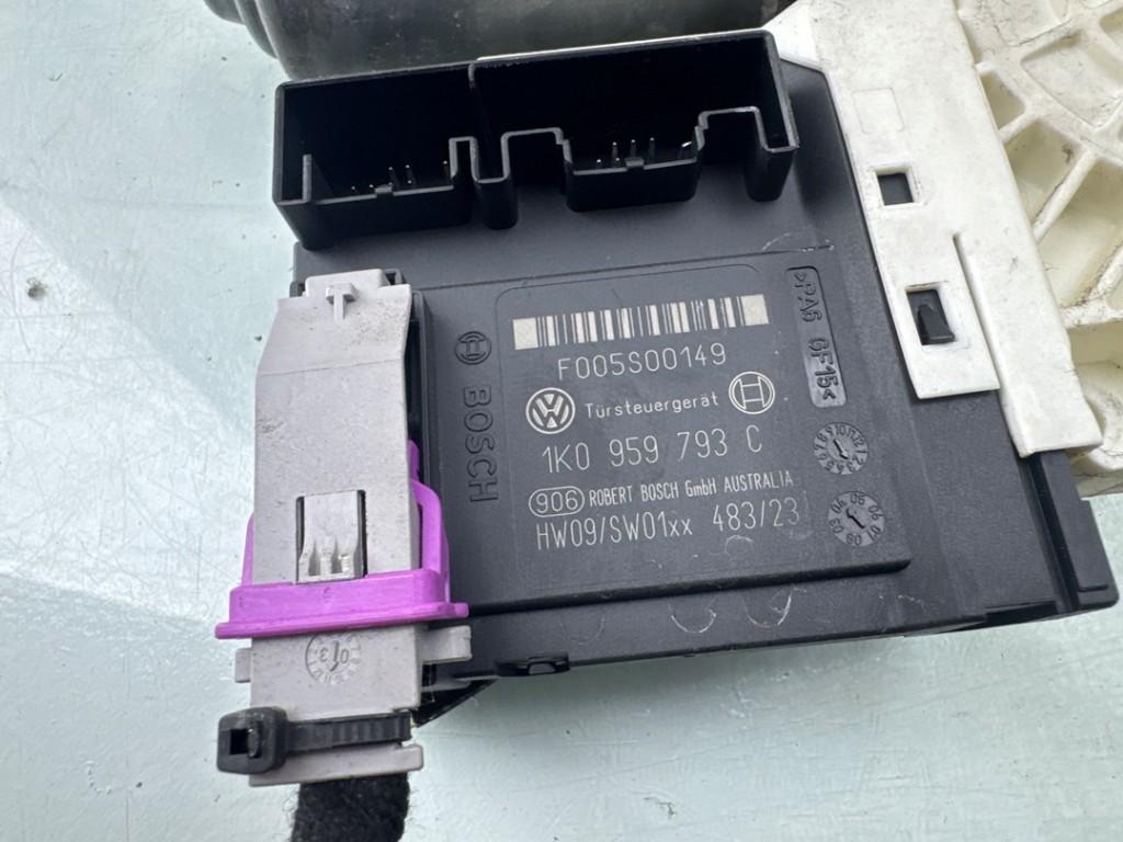 Fensterhebermotor 1K0959793C Volkswagen Golf V (1K1) Schrägheck 2.0 FSI 16V (BVZ(Euro 4)) 2004-05 BVZ(Euro 4)