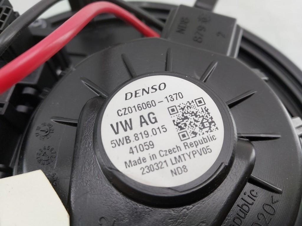 Heizgebläse Motor 5Q1819021E Skoda Karoq SUV 1.5 TSI 16V (DADA) 2021-04