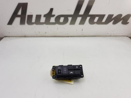 Schalter 93700F1000 Kia Sportage (QL) Geländewagen 1.6 GDI 16V 4x2 (G4FD) 2018 Bild Schalter 93700F1000 Kia Sportage (QL) Geländewagen 1.6 GDI 16V 4x2 (G4FD) 2018