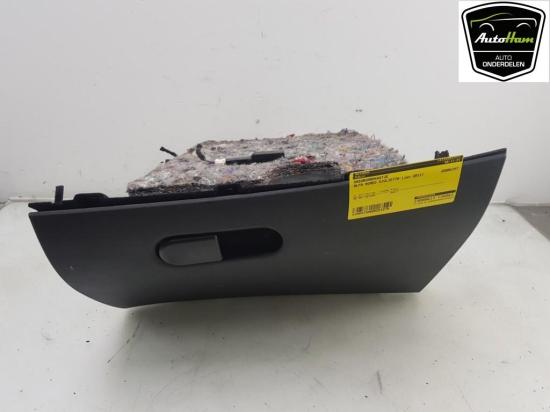 Handschuhfach 156092219 Alfa Romeo Giulietta (940) Schrägheck 1.4 TB 16V MultiAir (940.A.2000) 2011-01 Bild Handschuhfach 156092219 Alfa Romeo Giulietta (940) Schrägheck 1.4 TB 16V MultiAir (940.A.2000) 2011-01